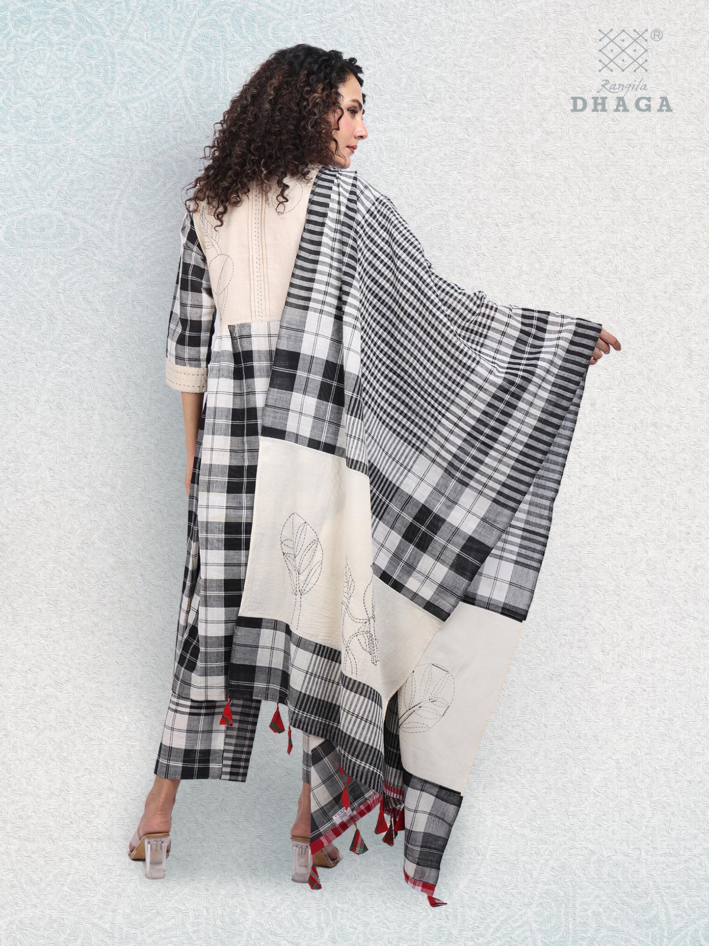 Handloom Embroidered Gamchha Cotton Dupatta – Leaf & Bird Motif DP