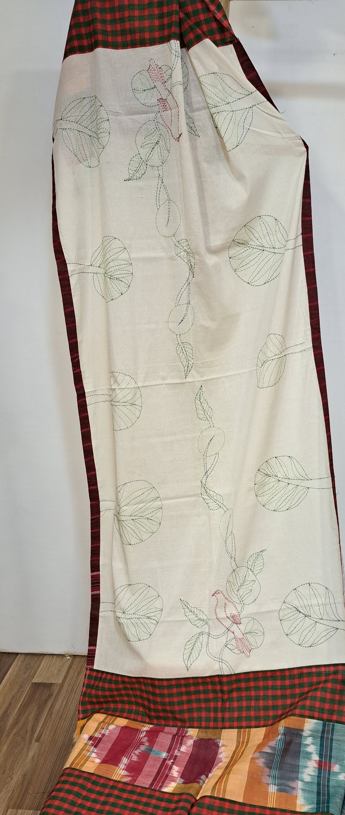 Handloom Embroidered Gamchha Cotton Dupatta – Leaf & Bird Motif DP