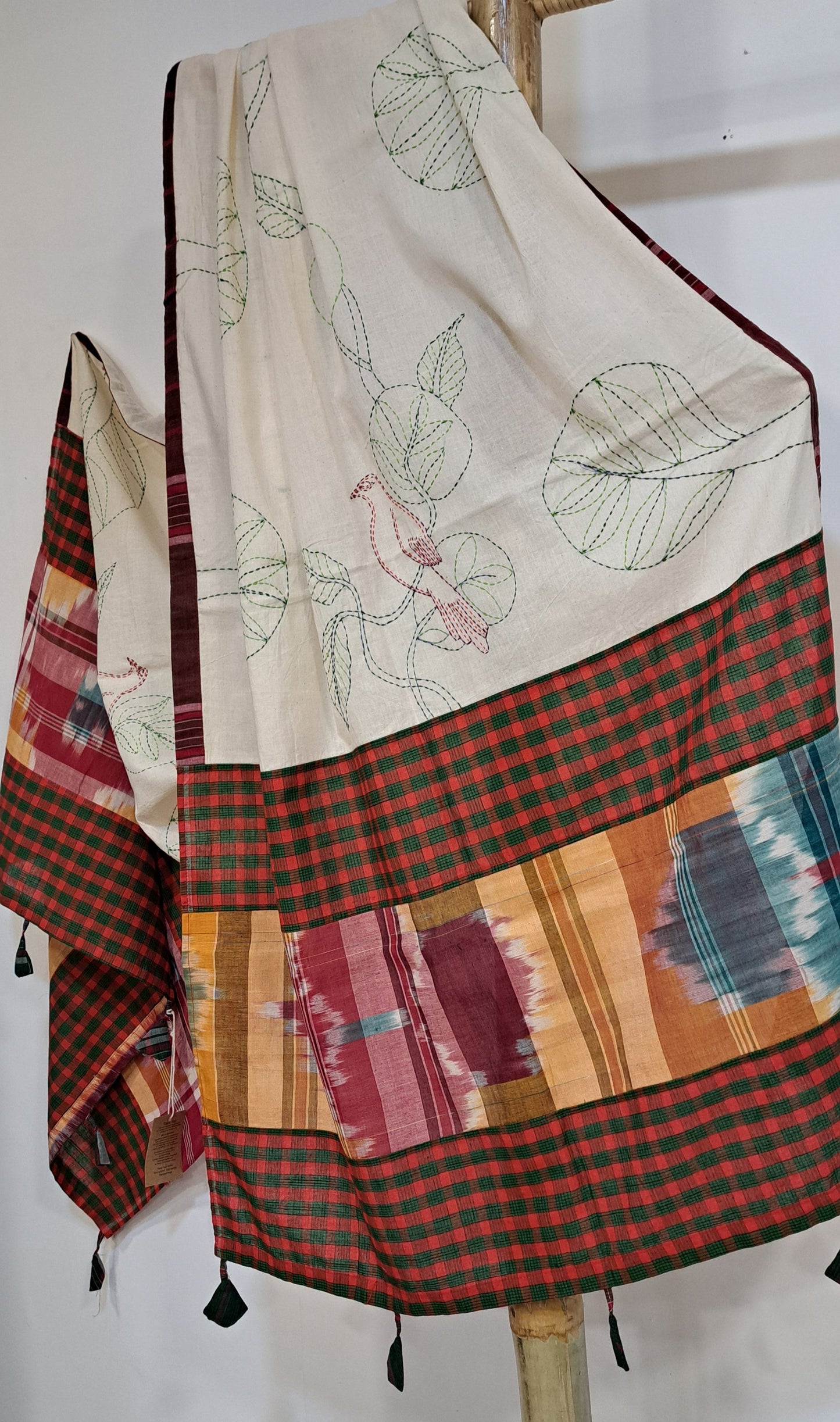 Handloom Embroidered Gamchha Cotton Dupatta – Leaf & Bird Motif DP