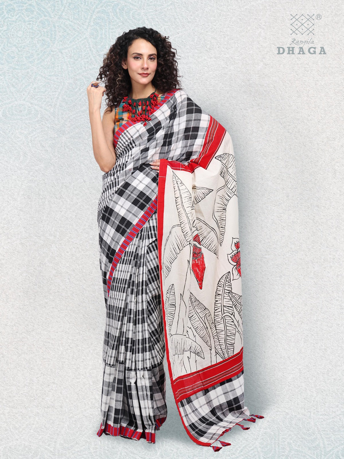 Handpainted Banana Leaf & Flower Pallu Handloom Gamchha Patchwork Saree – Black, White & Red GS102