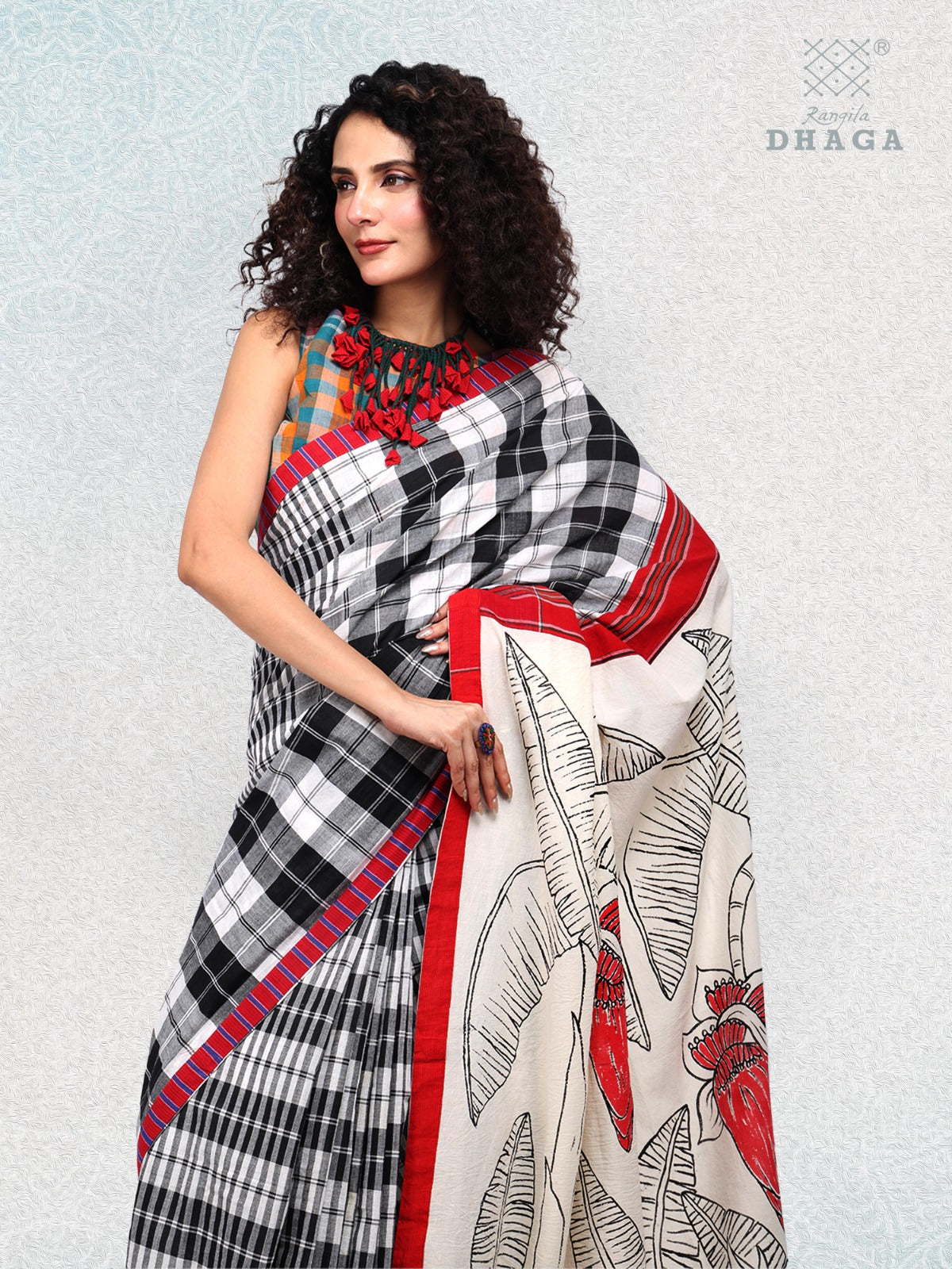 Handpainted Banana Leaf & Flower Pallu Handloom Gamchha Patchwork Saree – Black, White & Red GS102