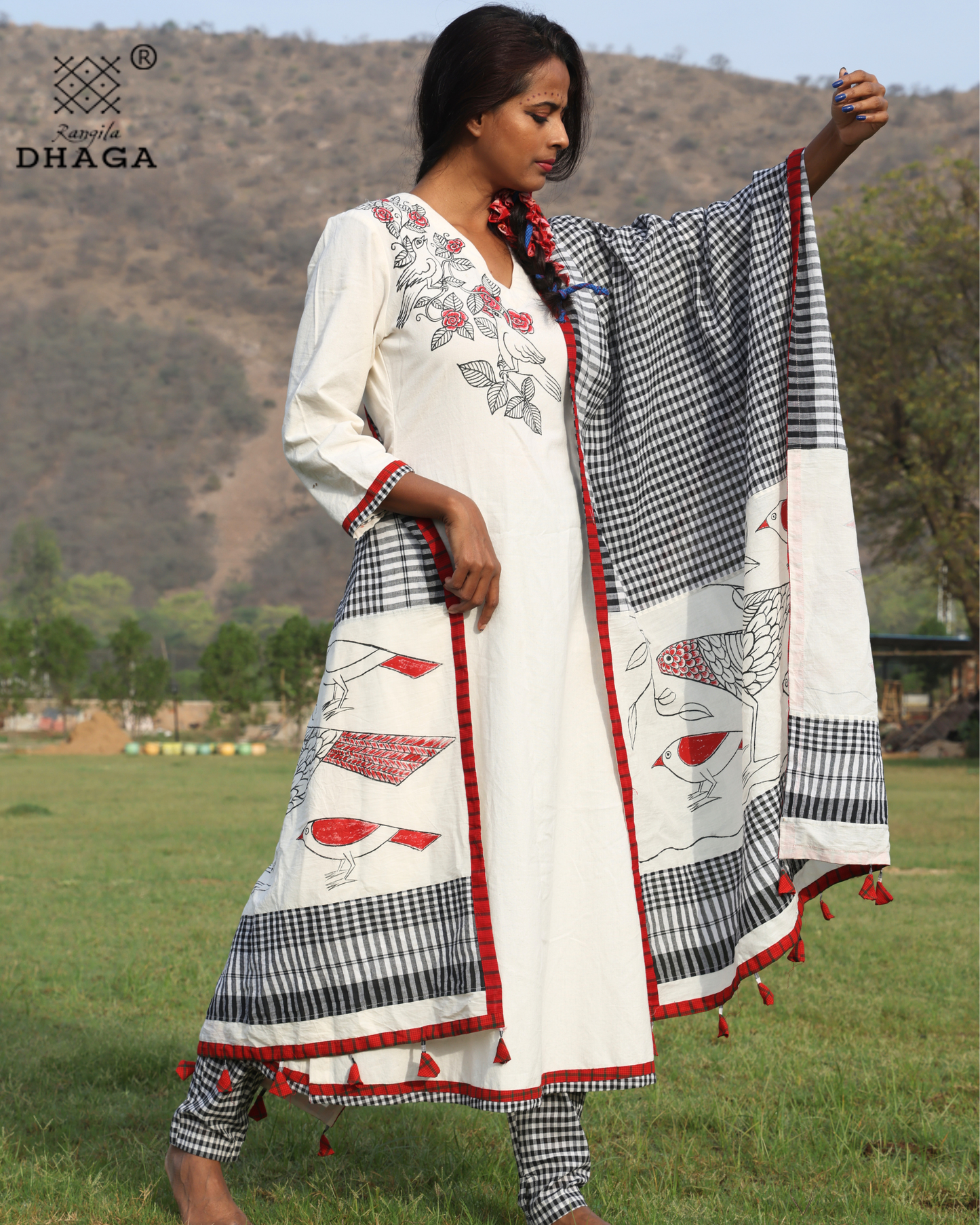 Handpainted Birds Handloom White Gamcha Kurti Set with Contrast Pants- KURTIPANTSET001