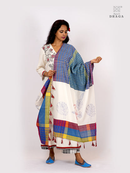 Handembroidered Kantha Stitch Handloom Gamcha Pakhi Dupatta  with Tassels | Artisan Dupatta(2.5m)- GD026