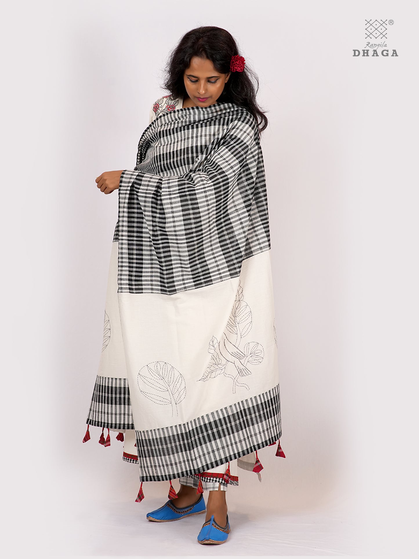 Handembroidered Kantha Stitch Handloom Gamcha Pakhi Dupatta  with Tassels | Artisan Dupatta(2.5m)- GD027