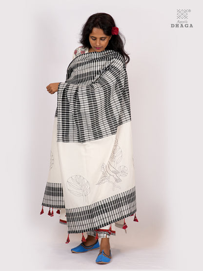 Handembroidered Kantha Stitch Handloom Gamcha Pakhi Dupatta  with Tassels | Artisan Dupatta(2.5m)- GD027