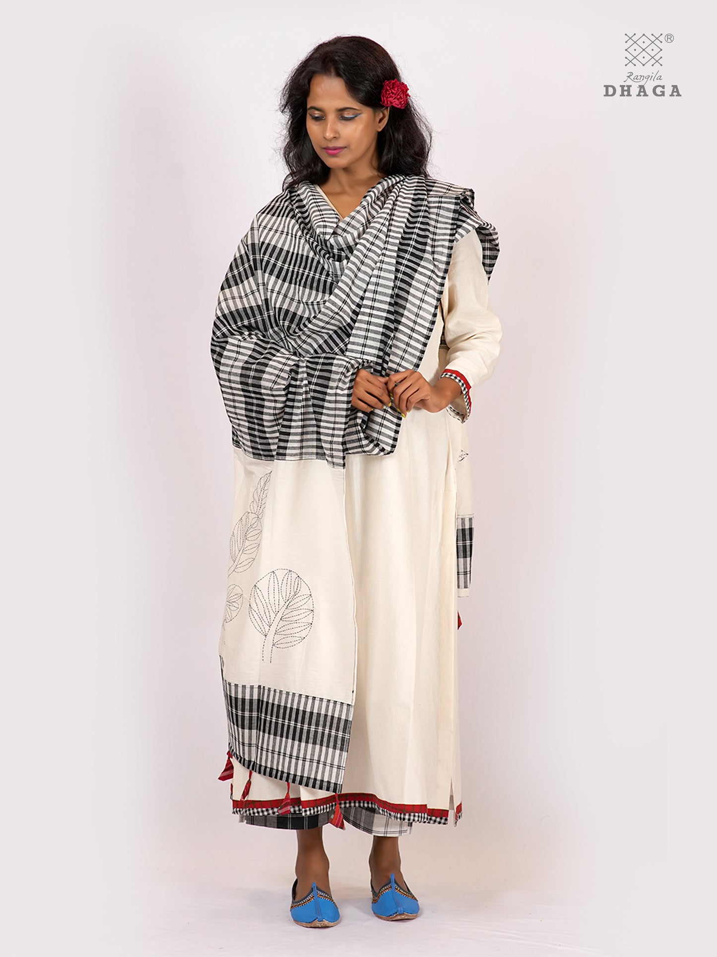Handembroidered Kantha Stitch Handloom Gamcha Pakhi Dupatta  with Tassels | Artisan Dupatta(2.5m)- GD027