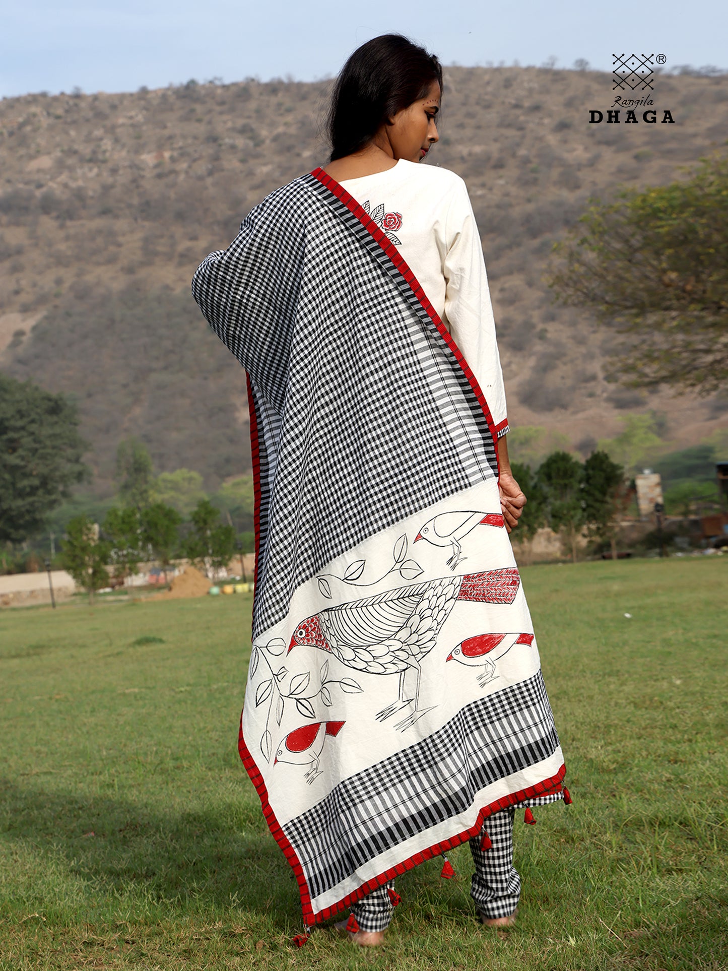 Handpainted Birds Handloom Gamcha Patchwork Dupatta GD020