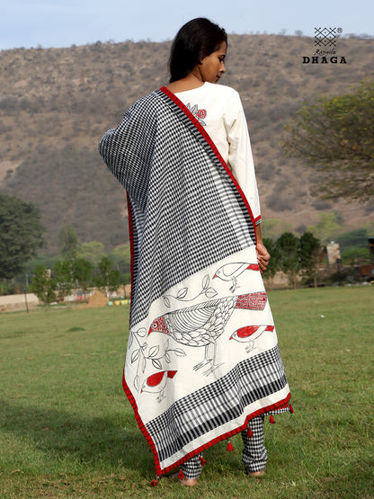 Handpainted Birds Handloom Gamcha Patchwork Dupatta GD020