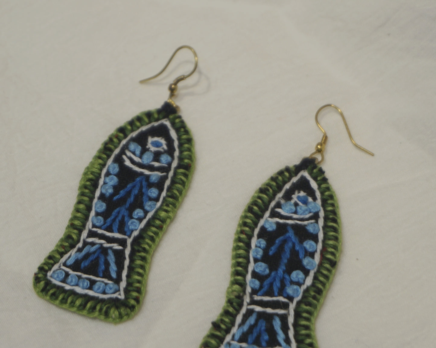 Handembroidered Fish Fabric Earings New- GE112