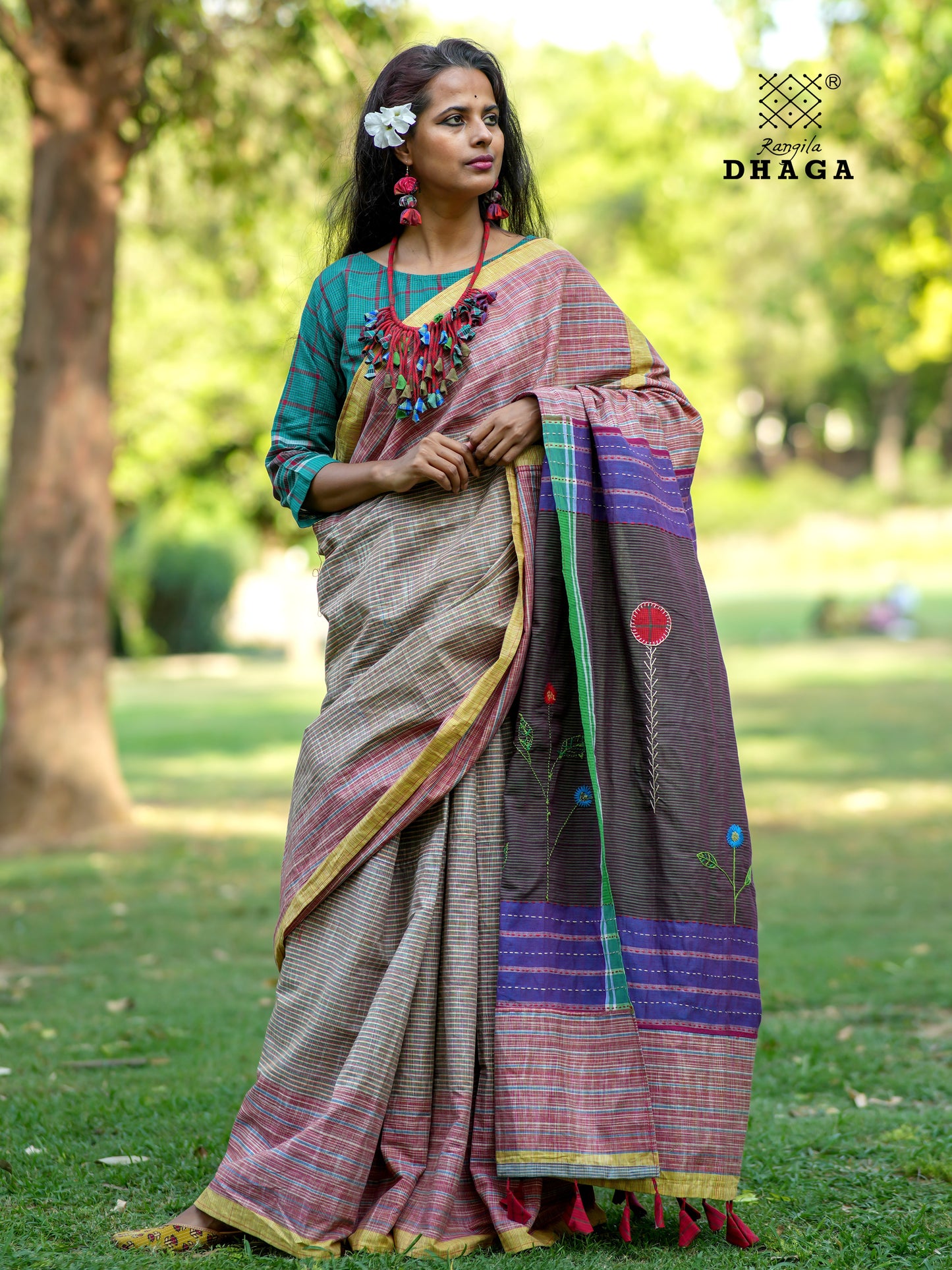 Handloom  Gamcha Saree with Hand Embroidered Floral Pallu in Earth Brown & Violet  GS117