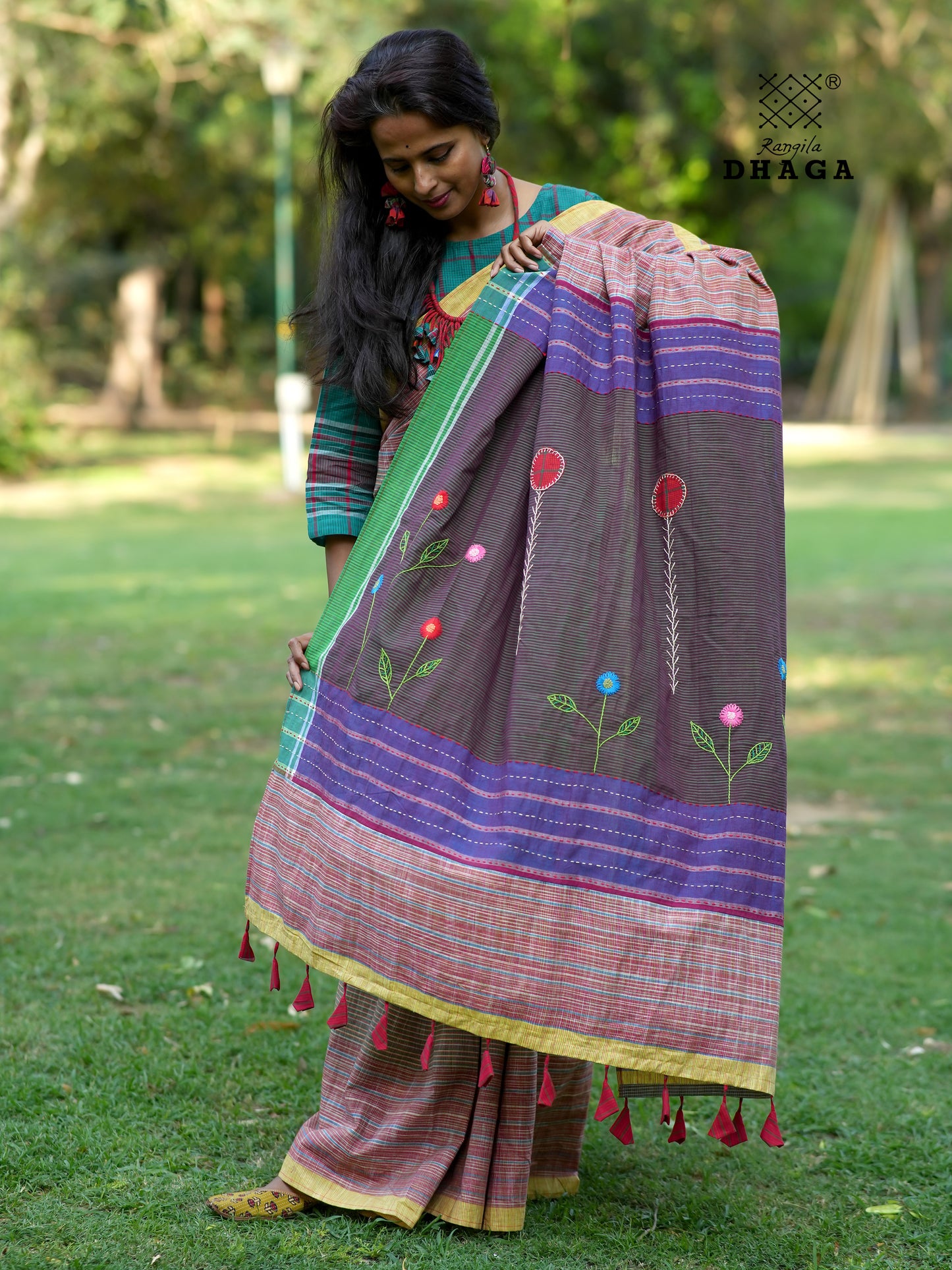 Handloom  Gamcha Saree with Hand Embroidered Floral Pallu in Earth Brown & Violet  GS117