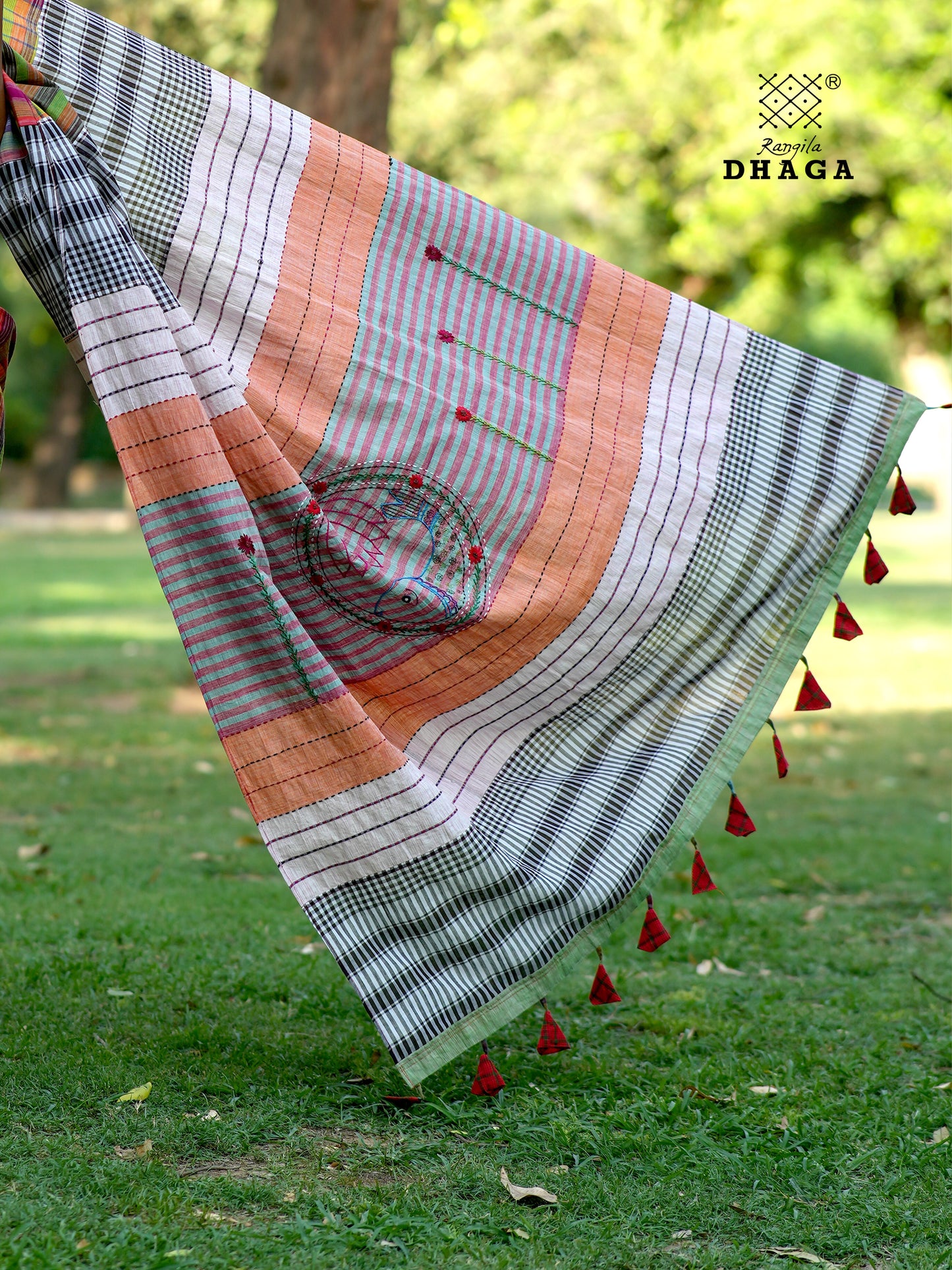 Handloom  Gamcha Saree with Hand Embroidered Fish Pallu in Earth Brown & Violet  GS118