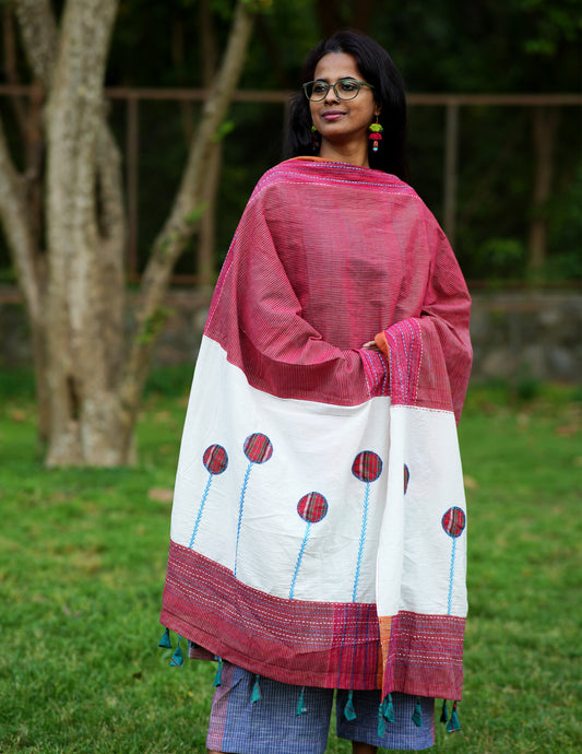 Hand Embroidered Kantha Gamcha Patchwork Dupatta with Appliqué Circle Motifs – Multicolor- Tassels (2.5m)- GD016