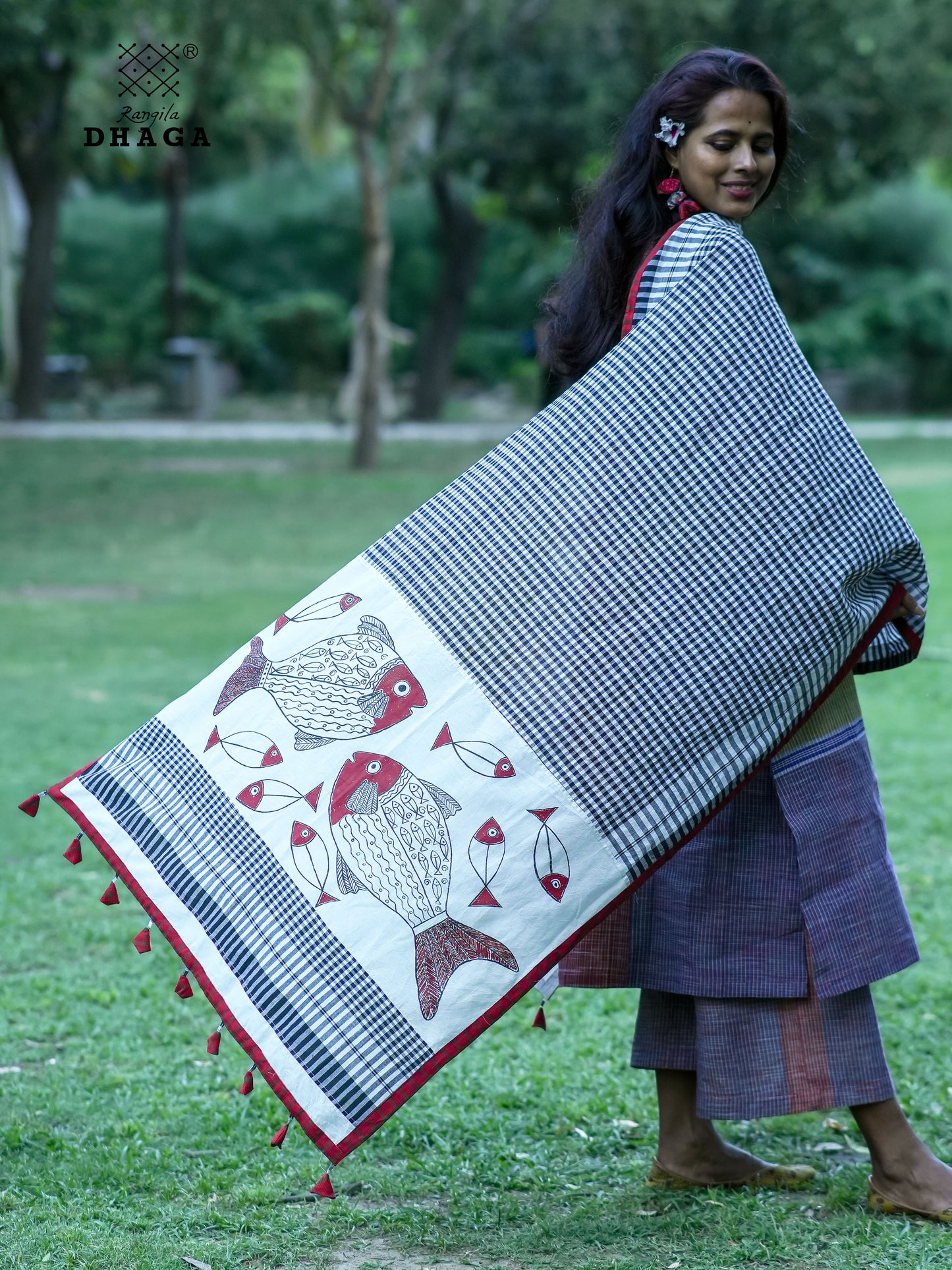 Hand Painted Fish Motif Gamcha Patchwork Dupatta in Black & White Checks,Red Border & Tassels  | Artisan Handloom Dupatta GD019