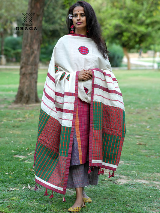 Hand Embroidered Patchwork Gamcha Dupatta in Off White & Green Checks | Artisan Crafted by Rangila Dhaga– Tassels (2.5m)- GD021