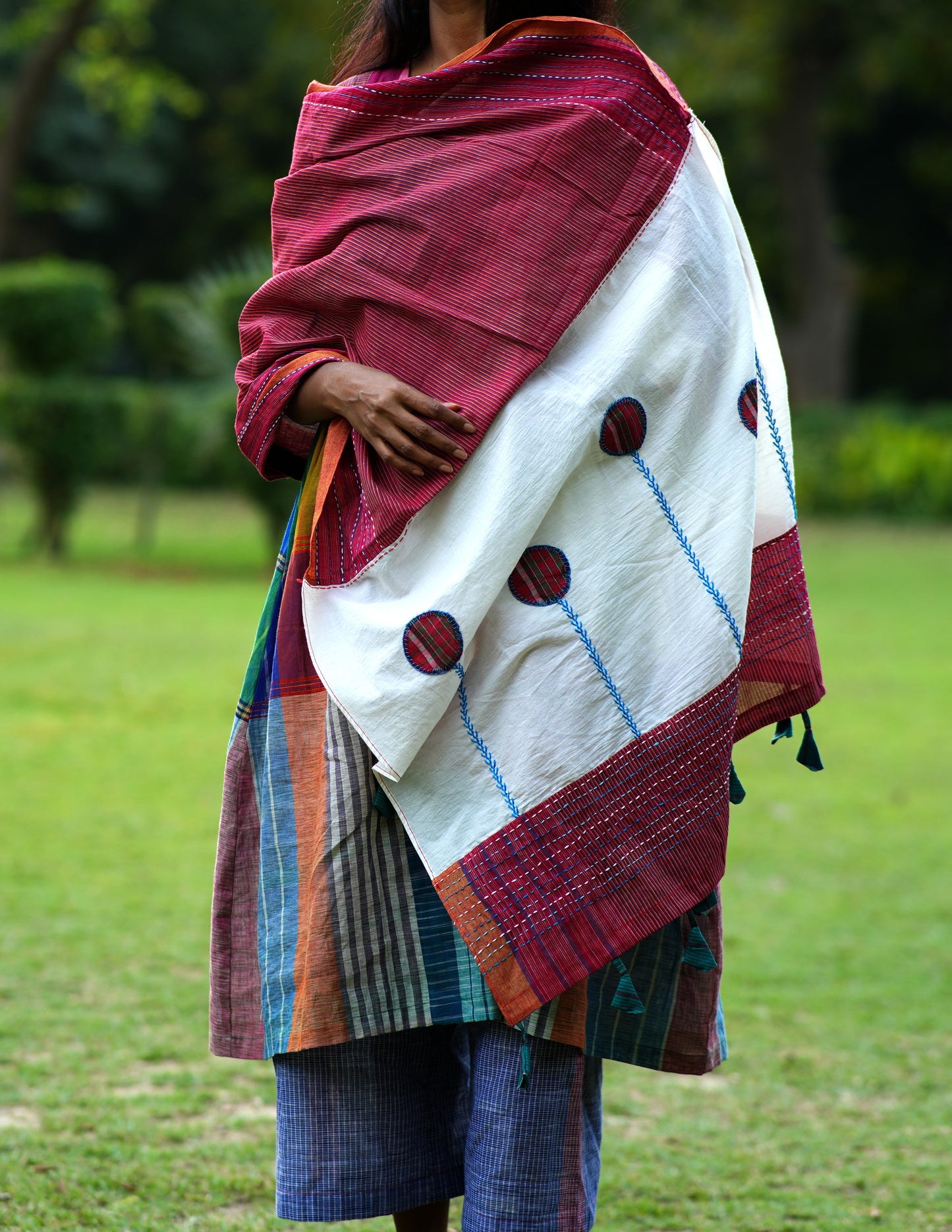 Hand Embroidered Kantha Gamcha Patchwork Dupatta with Appliqué Circle Motifs – Multicolor- Tassels (2.5m)- GD016