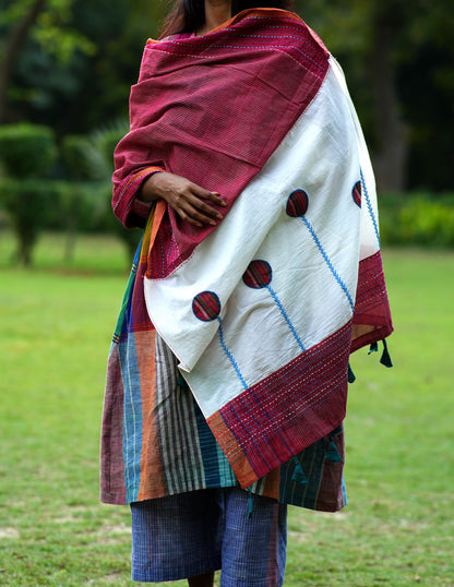 Hand Embroidered Kantha Gamcha Patchwork Dupatta with Appliqué Circle Motifs – Multicolor- Tassels (2.5m)- GD016