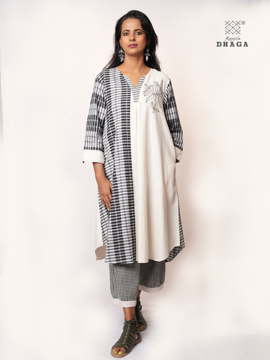 Hand-Painted Birds Handloom Gamcha Cotton Kurta & Pant Set| Rangila Dhaga K15