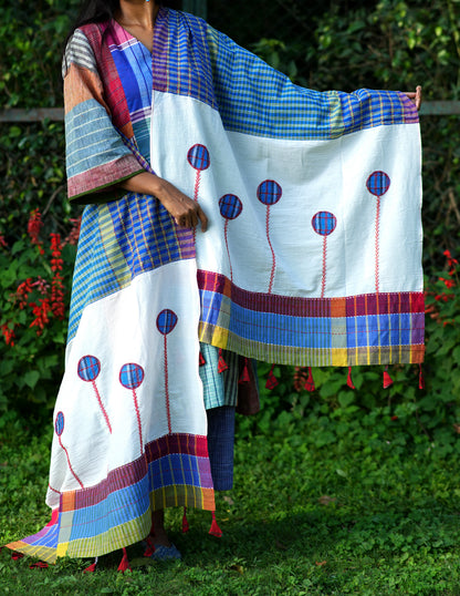 Hand Embroidered Kantha Gamcha Patchwork Dupatta with Appliqué Circle Motifs – Multicolor- Tassels (2.5m)- GD017 (Copy)