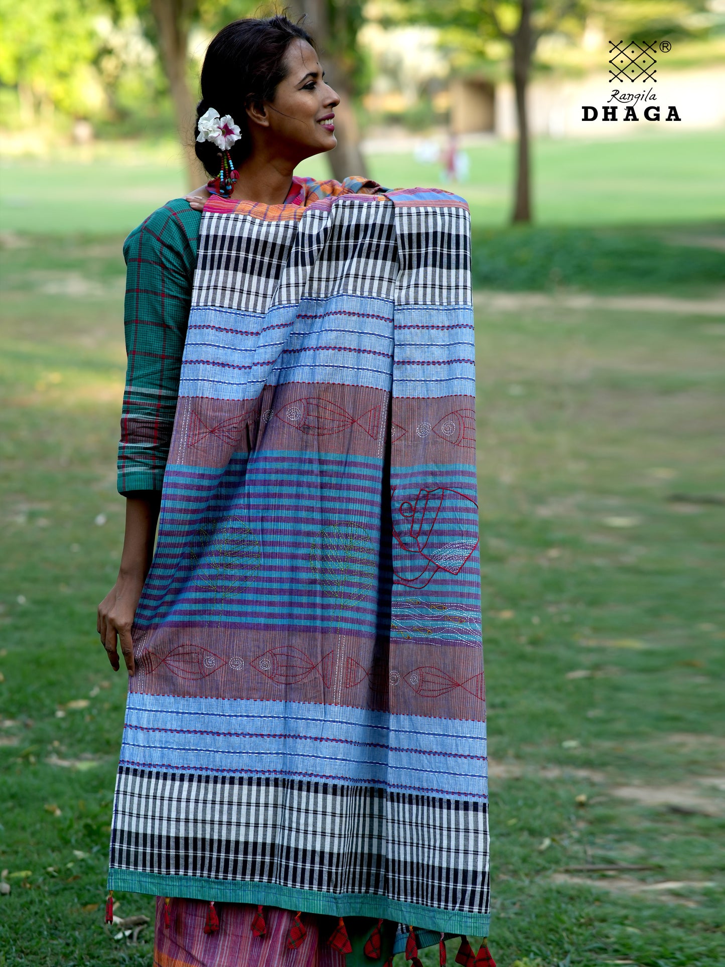 Handloom  Gamcha Saree with Hand Embroidered Fish Pallu in Earth Brown & Blue GS119