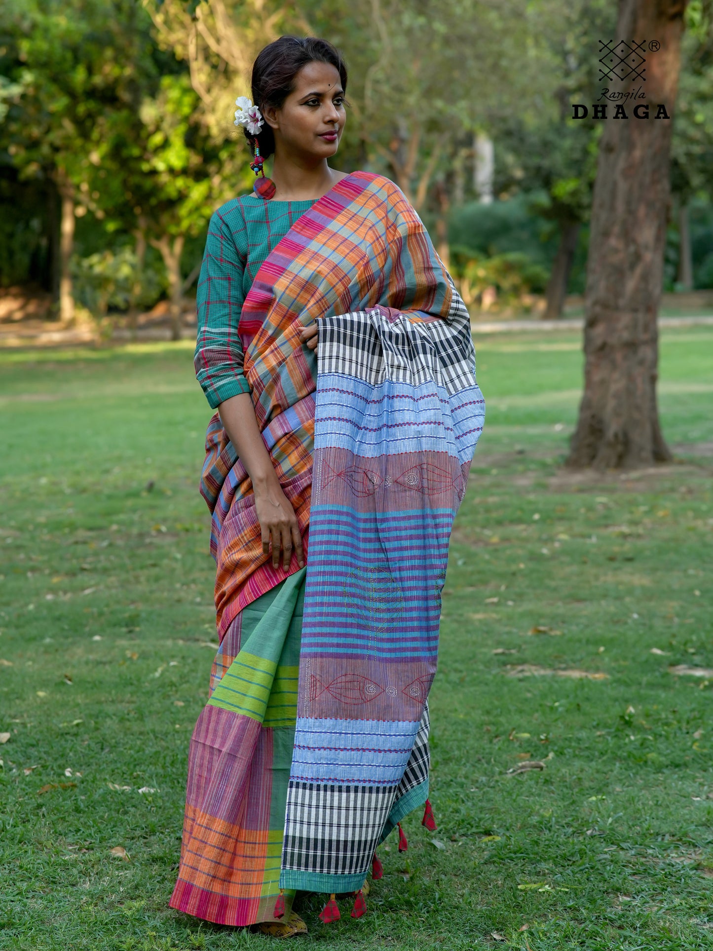 Handloom  Gamcha Saree with Hand Embroidered Fish Pallu in Earth Brown & Blue GS119