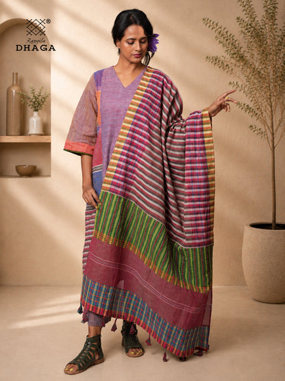 Hand Painted Bird Gamcha Patchwork Dupatta | Handloom Cotton Dupatta with Tassels  (2.5m)- GD022